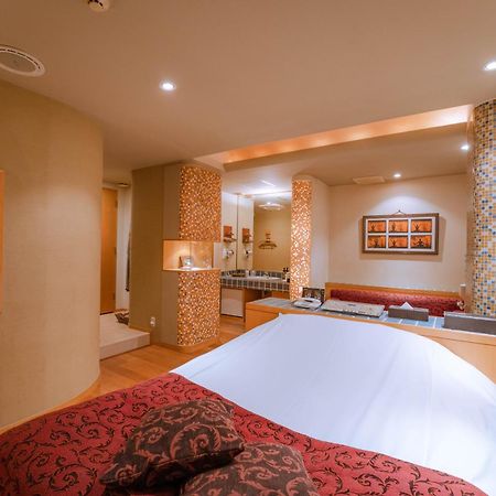 Eight Prince Hotel -Adult Only- Tokorozawa Esterno foto